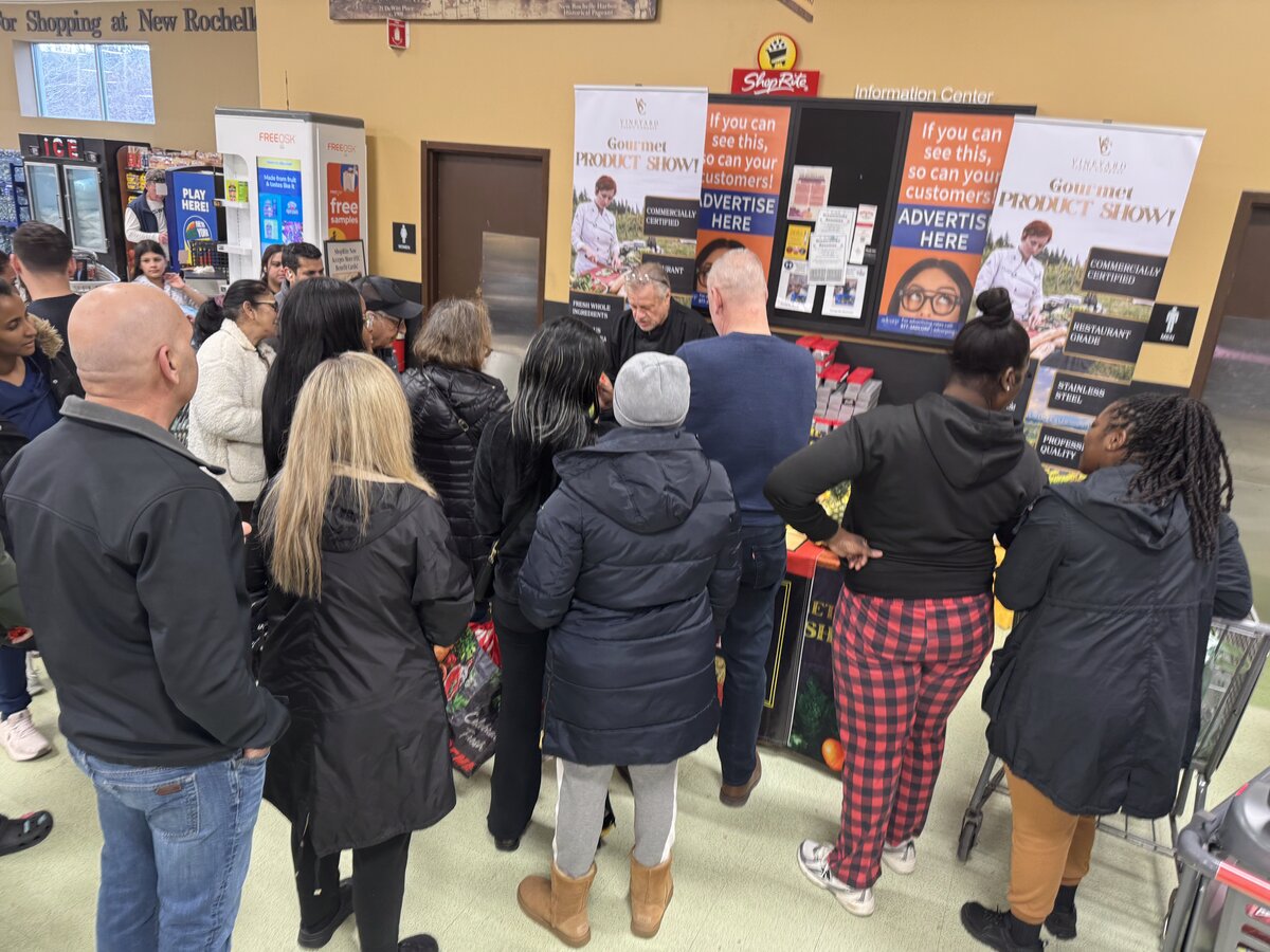 ShopRite demo crowd 4